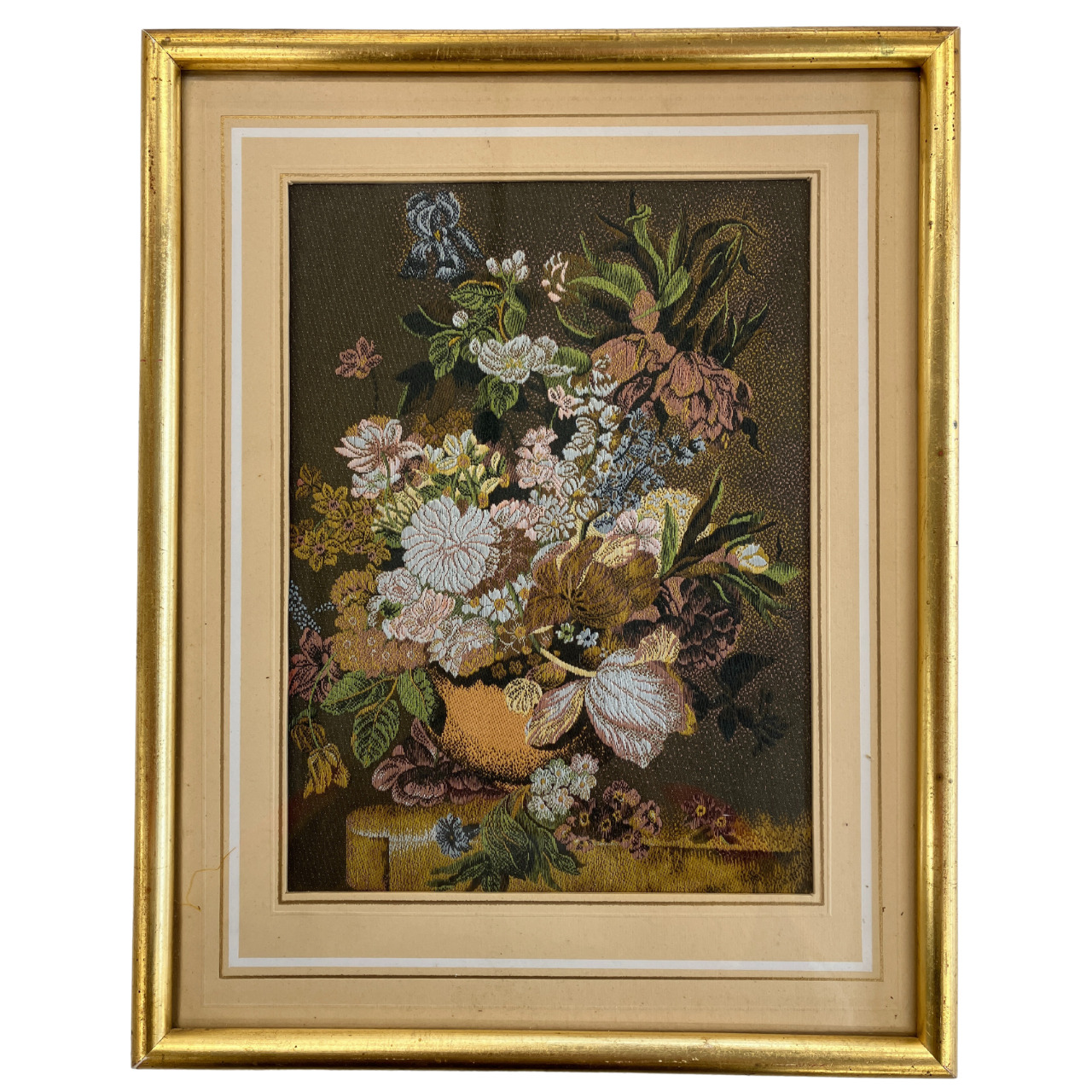 Tableau Tissé - D’après Bouquet impérial de Jan van Os, Lucien Gaillard (dessinateur-metteur en carte), Maison Bianchini Férier (fabricant), Lyon, entre 1958 et 1976. MT 2024.5-6-7. Don de Lucien Gaillard, en mémoire d'Augusta Igolen, 2024. © © Lyon, musée des Tissus et Arts décoratifs – D.R. 