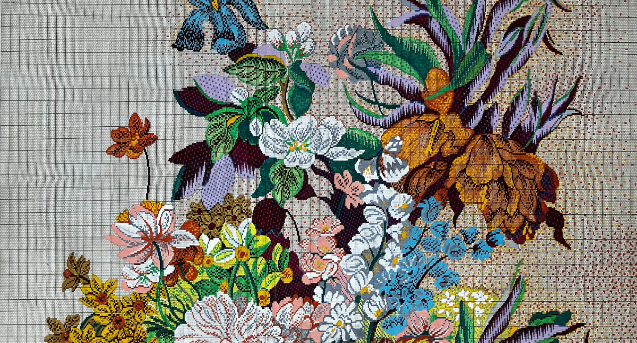 Mise en carte - D’après Bouquet impérial de Jan van Os, Lucien Gaillard (dessinateur-metteur en carte), Maison Bianchini Férier (fabricant), Lyon, entre 1958 et 1976. MT 2024.5-6-7. Don de Lucien Gaillard, en mémoire d'Augusta Igolen, 2024. © © Lyon, musée des Tissus et Arts décoratifs – D.R. 