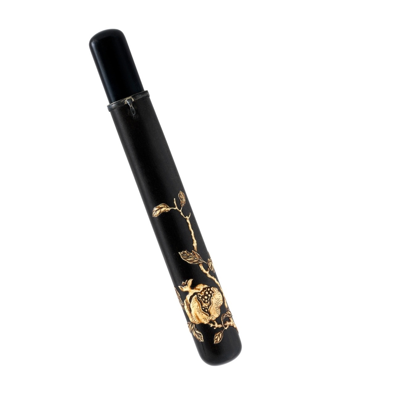 Etui à pipe, Japon.  MAD 3101.5. Legs de Mme Robert, 1981 © © Lyon, musée des Tissus et des Arts décoratifs — Sylvain Pretto