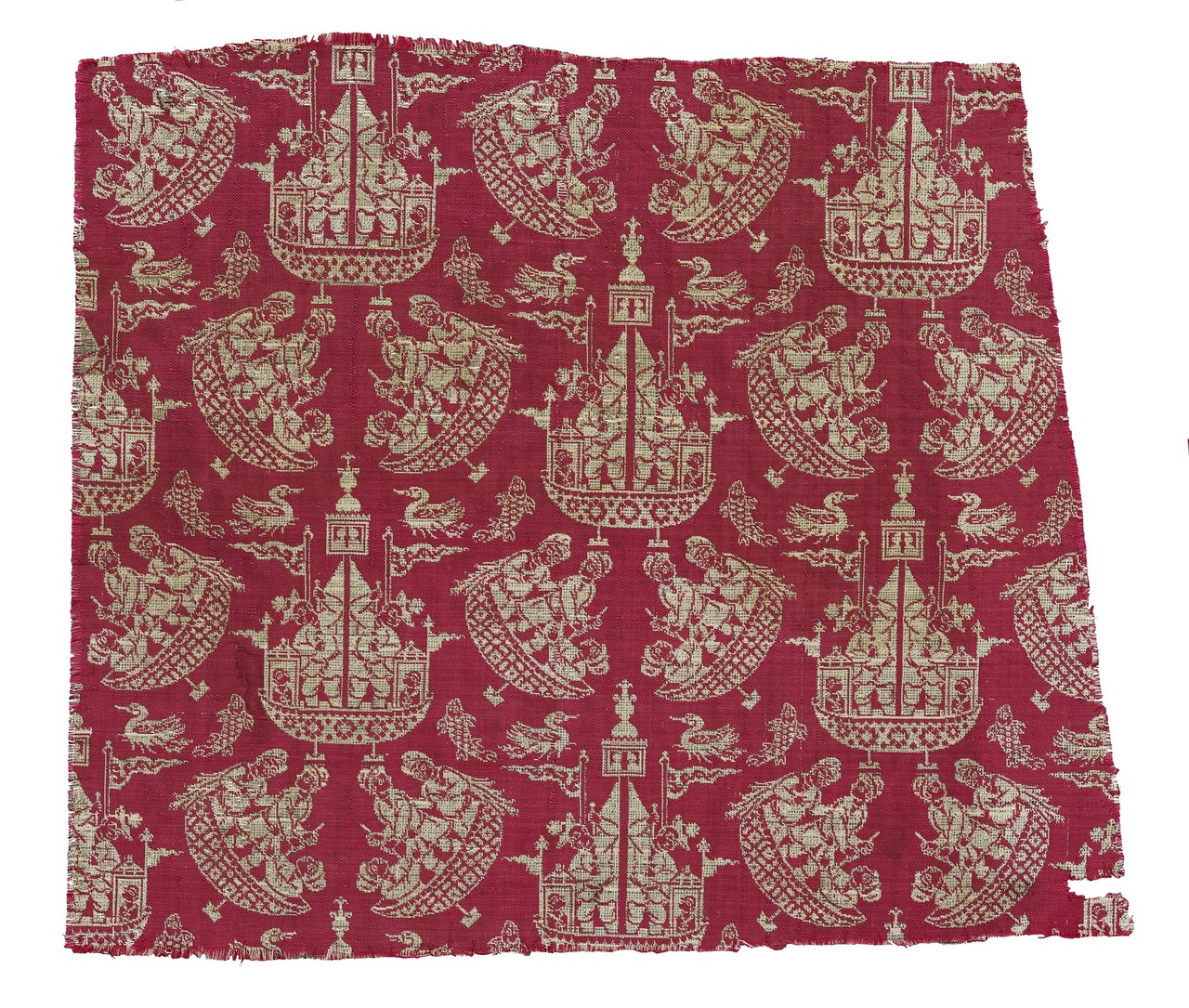 Fragment de drap à décor argent sur soie rouge de barques et de caravelles, vers 1600, Iran, MT27770, achat auprès de Guin 1905.  © © Lyon, musée des Tissus et des Arts décoratifs, Pierre Verrier